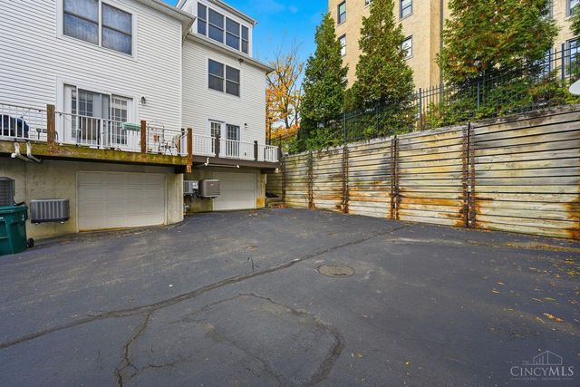 2530 Hackberry Street, Cincinnati, OH 45206