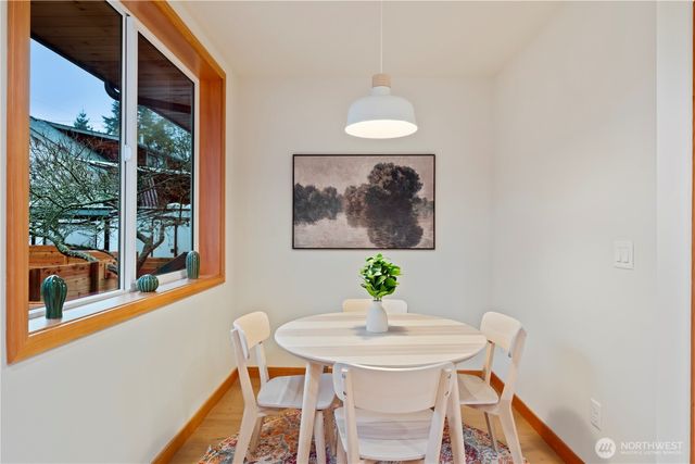 2844 B 22nd Avenue W, Seattle, WA 98199