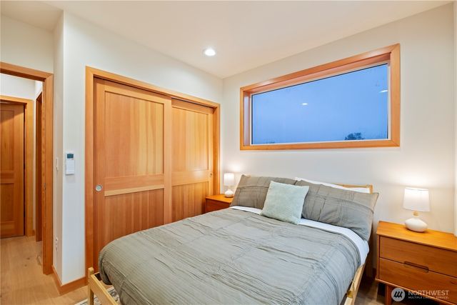 2844 B 22nd Avenue W, Seattle, WA 98199