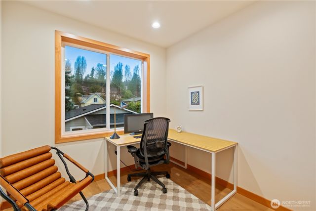 2844 B 22nd Avenue W, Seattle, WA 98199