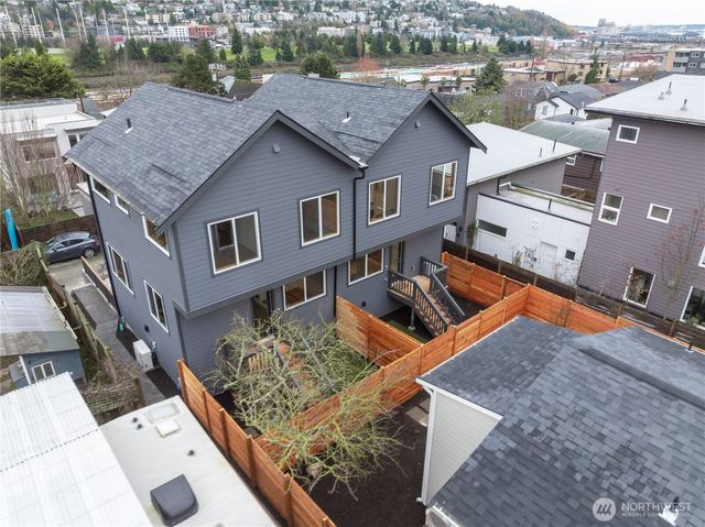 2844 B 22nd Avenue W, Seattle, WA 98199