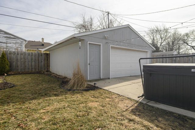 2434 N 59th STREET, Milwaukee, WI 53210