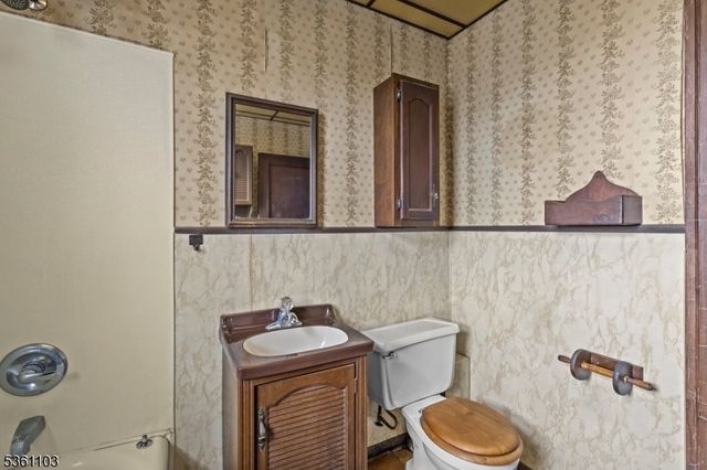 430 Dewitt Ave, Belleville Twp., NJ 07109