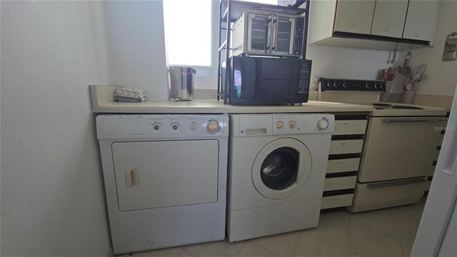 C5 AMAPOLA ST 5C, Carolina, PR 00979