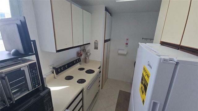 C5 AMAPOLA ST 5C, Carolina, PR 00979