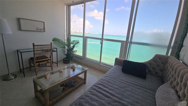C5 AMAPOLA ST 5C, Carolina, PR 00979