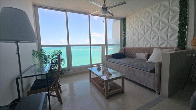 C5 AMAPOLA ST 5C, Carolina, PR 00979