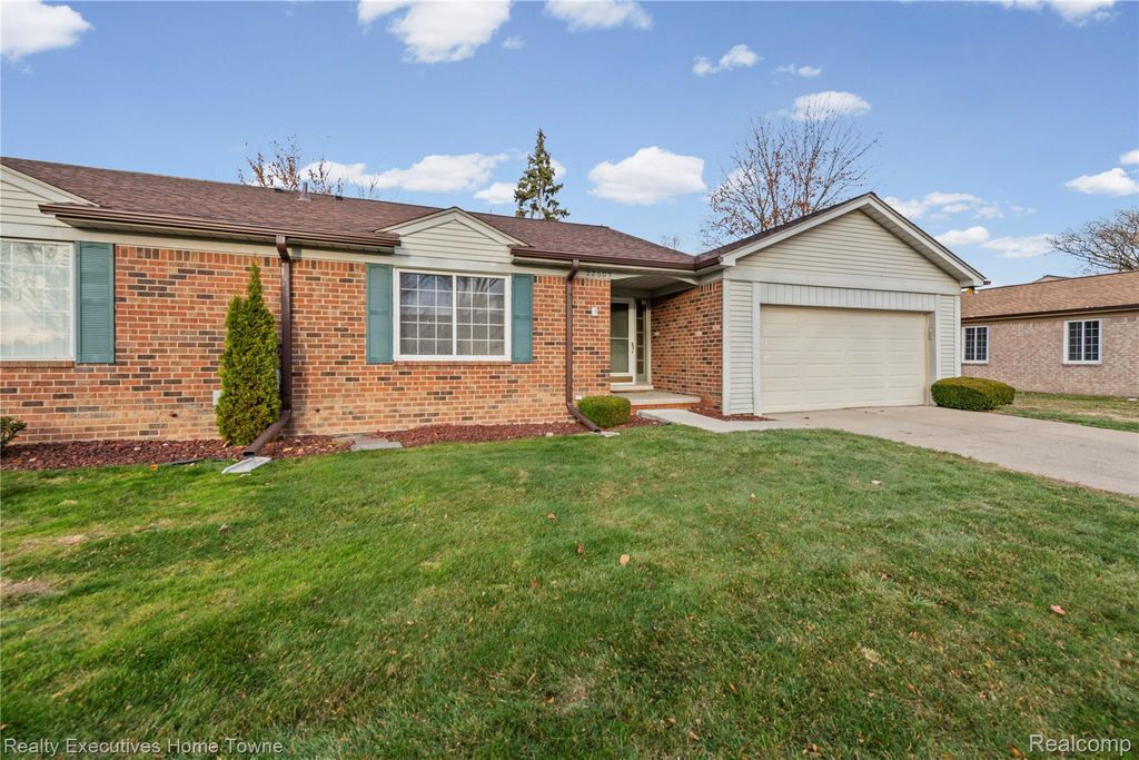22605 Shoreview Court, St. Clair Shores, MI 48082