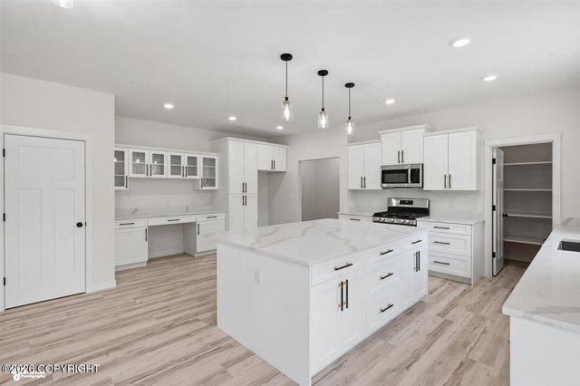 2421 W Sunlight Lane, Wasilla, AK 99654