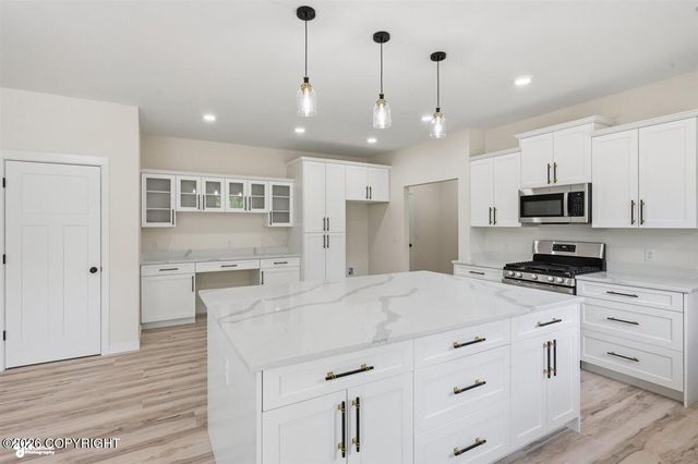 2421 W Sunlight Lane, Wasilla, AK 99654