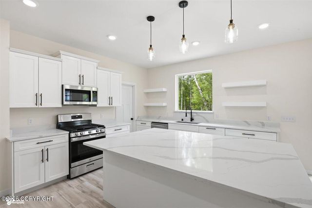 2421 W Sunlight Lane, Wasilla, AK 99654