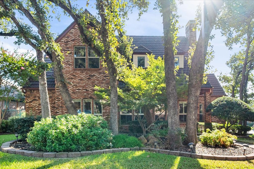 2109 Van Hook Court, Arlington, TX 76013 — exterior