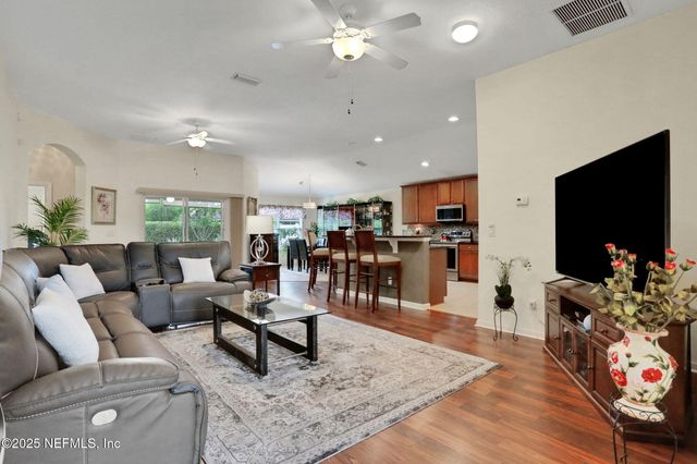 4620 PINE LAKE Drive, Middleburg, FL 32068