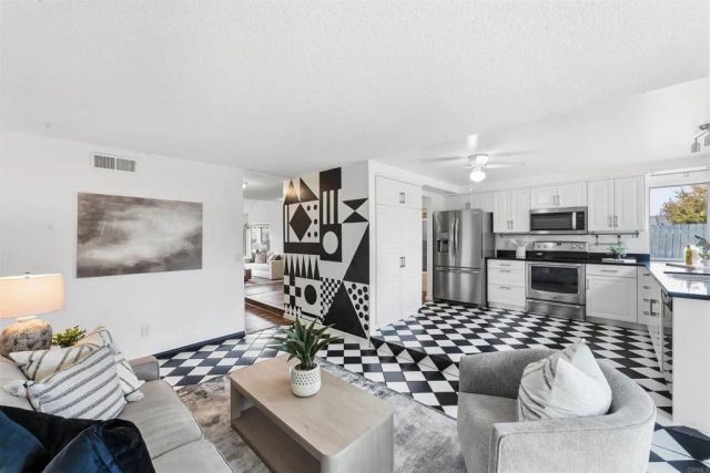 5359 Jazmin Court, San Diego, CA 92124