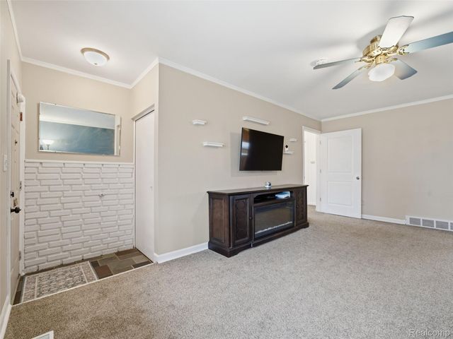 29134 Palomino Drive, Warren, MI 48093