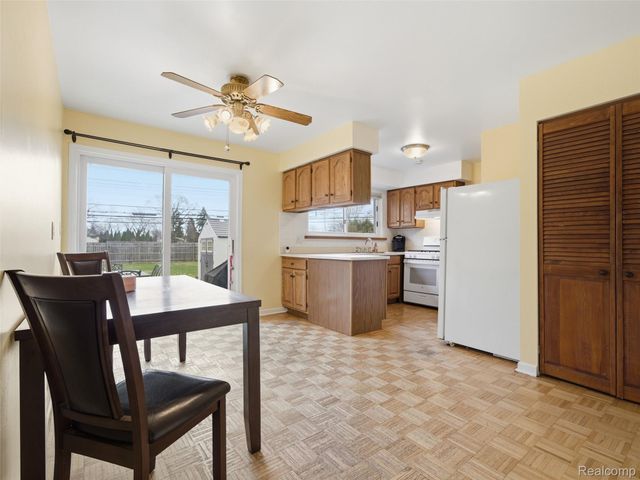 29134 Palomino Drive, Warren, MI 48093