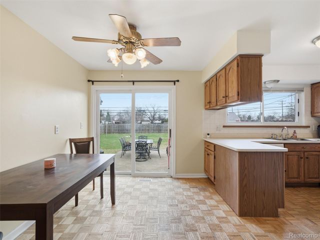 29134 Palomino Drive, Warren, MI 48093