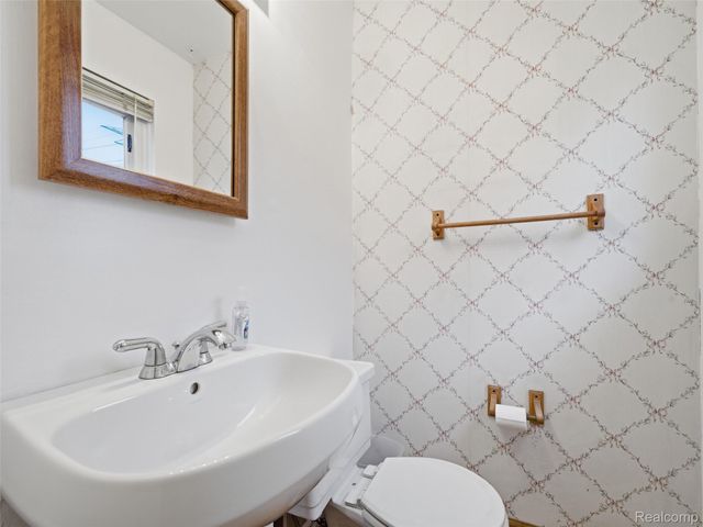 29134 Palomino Drive, Warren, MI 48093