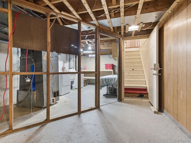 29134 Palomino Drive, Warren, MI 48093