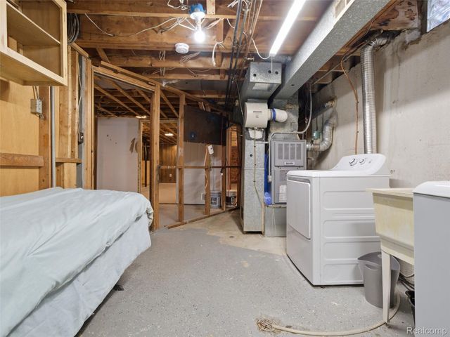 29134 Palomino Drive, Warren, MI 48093