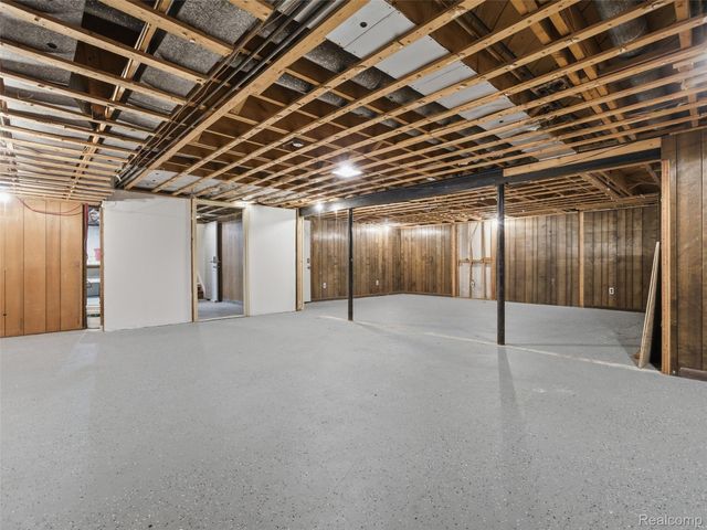 29134 Palomino Drive, Warren, MI 48093