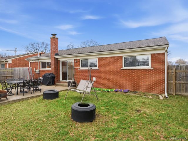 29134 Palomino Drive, Warren, MI 48093