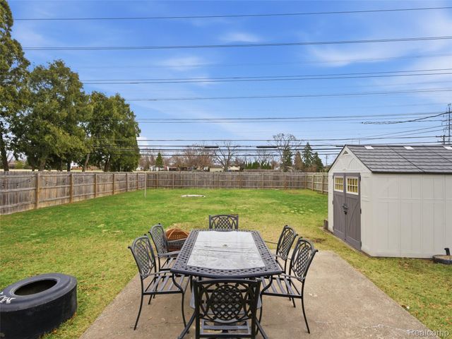 29134 Palomino Drive, Warren, MI 48093