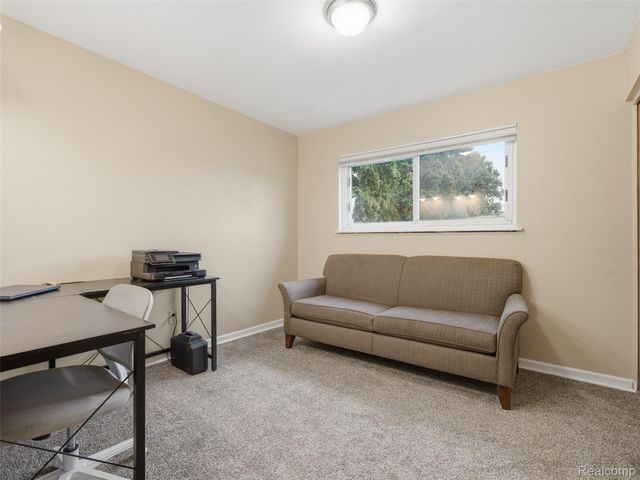 29134 Palomino Drive, Warren, MI 48093