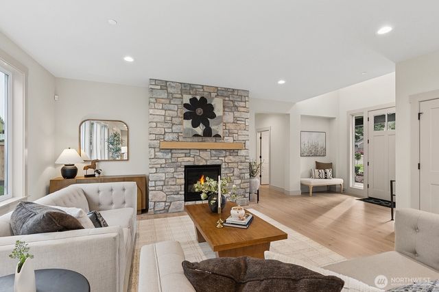 8427 200th Street SW, Edmonds, WA 98026