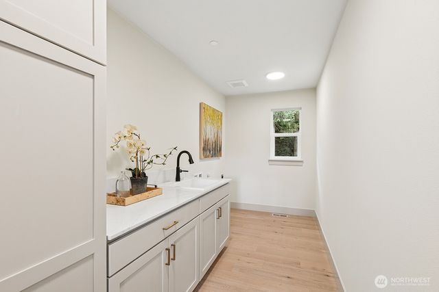 8427 200th Street SW, Edmonds, WA 98026