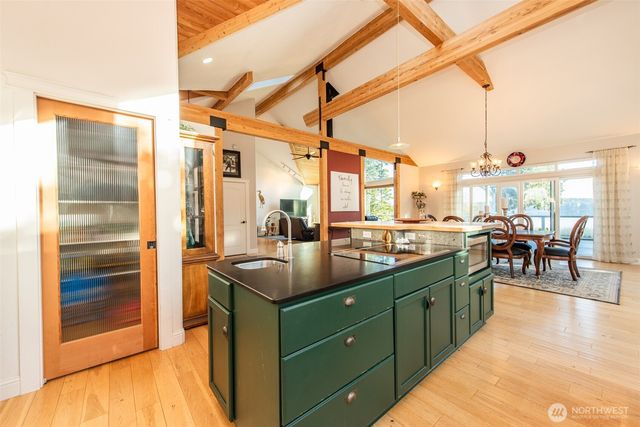 2984 W Sequim Bay Road, Sequim, WA 98382