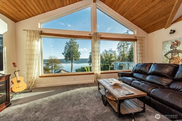 2984 W Sequim Bay Road, Sequim, WA 98382