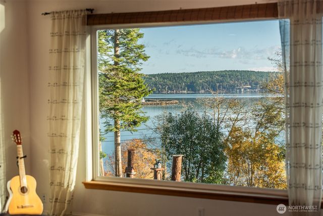 2984 W Sequim Bay Road, Sequim, WA 98382