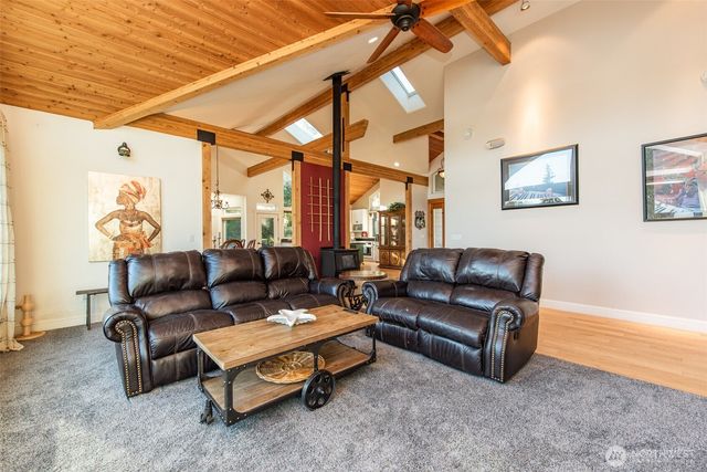 2984 W Sequim Bay Road, Sequim, WA 98382