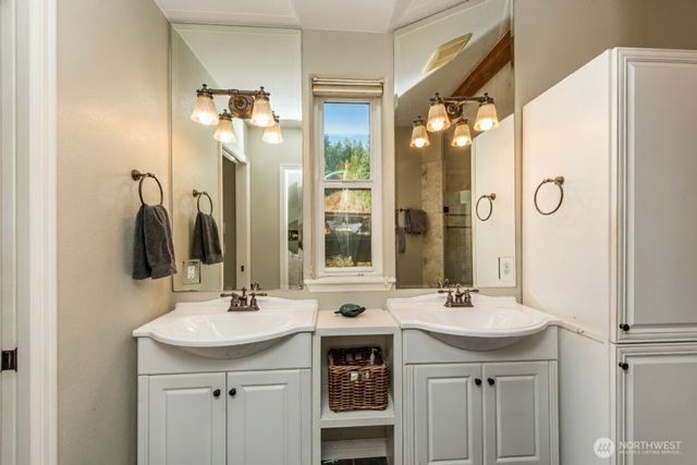 2984 W Sequim Bay Road, Sequim, WA 98382