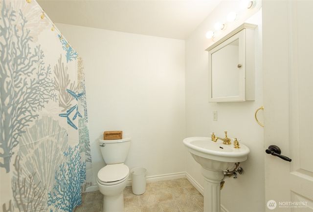 2984 W Sequim Bay Road, Sequim, WA 98382