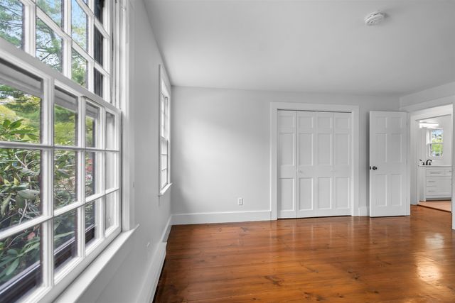13 Wakefield Drive, Nashua, NH 03062