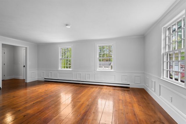 13 Wakefield Drive, Nashua, NH 03062