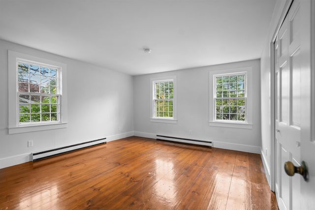 13 Wakefield Drive, Nashua, NH 03062