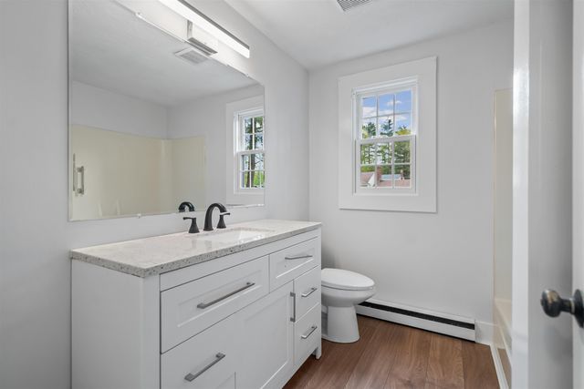 13 Wakefield Drive, Nashua, NH 03062