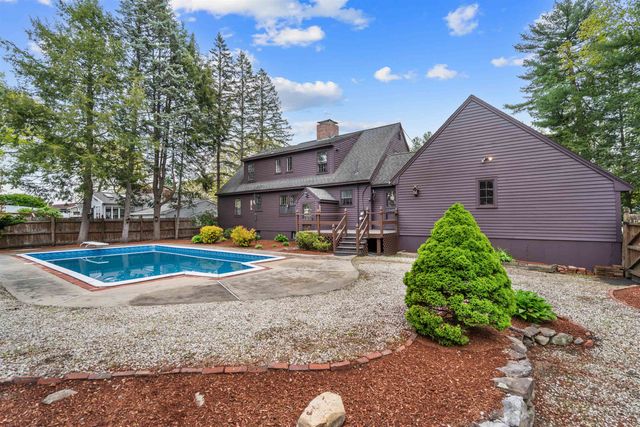 13 Wakefield Drive, Nashua, NH 03062
