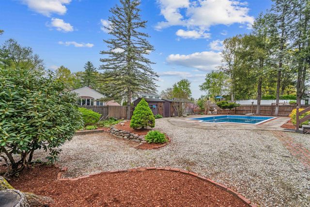 13 Wakefield Drive, Nashua, NH 03062