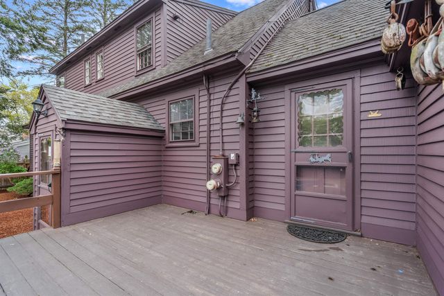 13 Wakefield Drive, Nashua, NH 03062