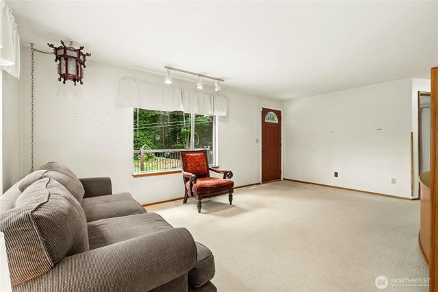 13816 NE 137th Street, Kirkland, WA 98034