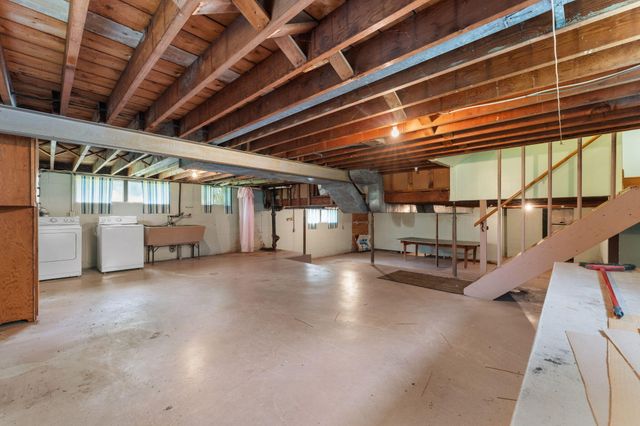 701 Pearson Road, Porter, IN 46304