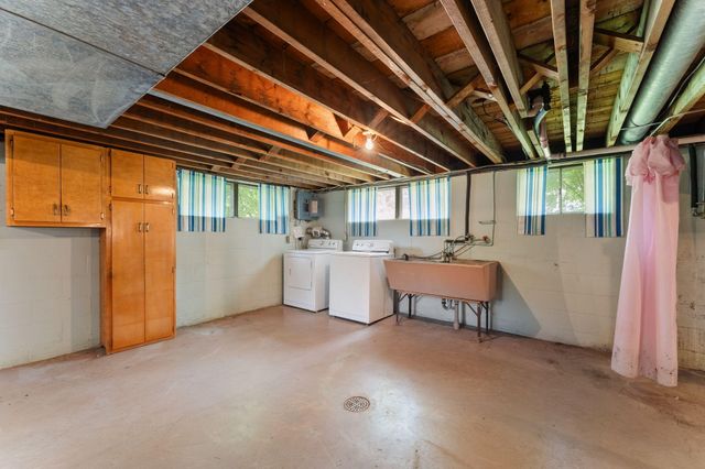701 Pearson Road, Porter, IN 46304