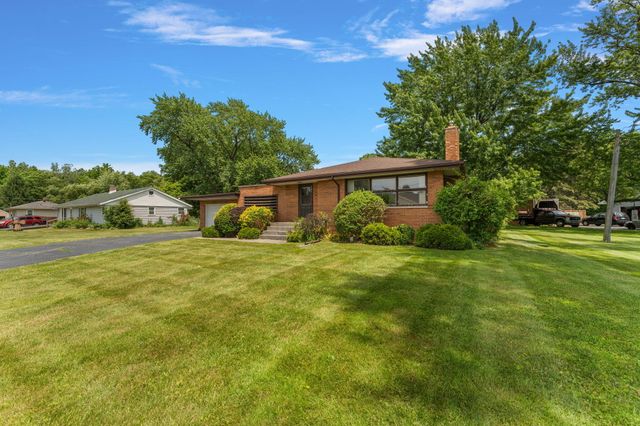 701 Pearson Road, Porter, IN 46304