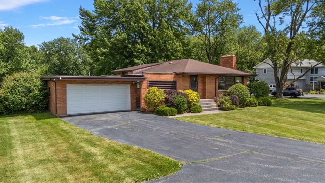 701 Pearson Road, Porter, IN 46304
