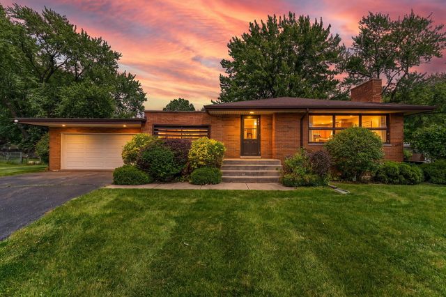701 Pearson Road, Porter, IN 46304
