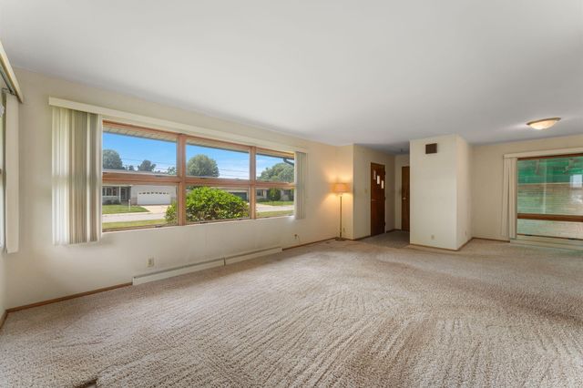 701 Pearson Road, Porter, IN 46304
